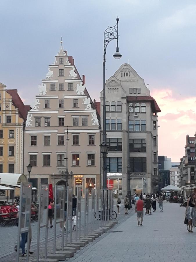 Neoapartments - Rynek Pod Gryfami Wrocław Extérieur photo